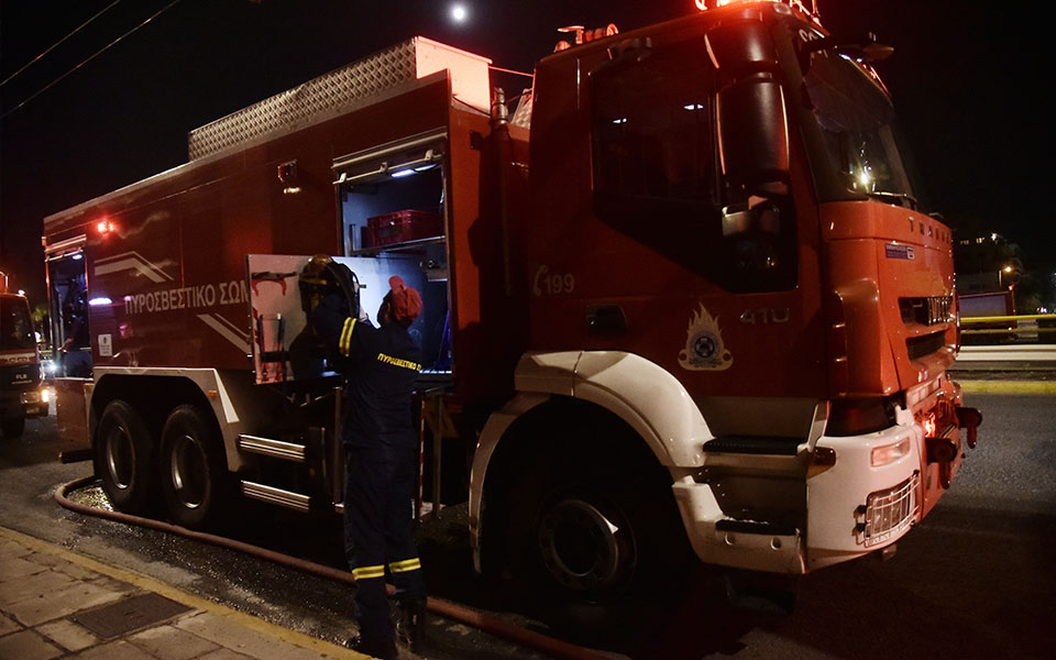 θεσσαλονίκη-στις-φλόγες-δύο-αυτοκίνη-562249132