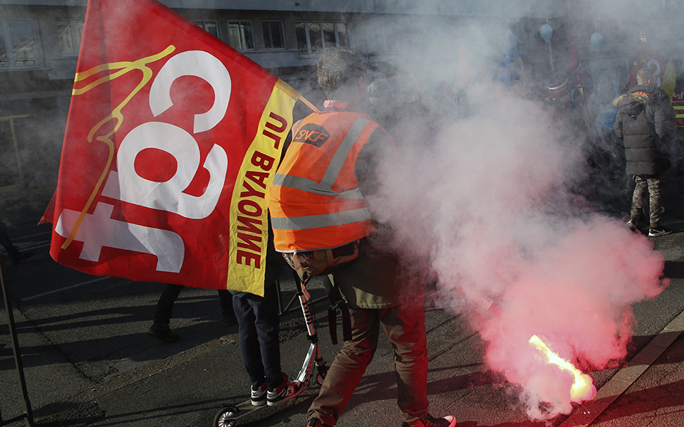Γαλλία: Μαζικές συγκεντρώσεις σε όλη τη χώρα για το συνταξιοδοτικό-1