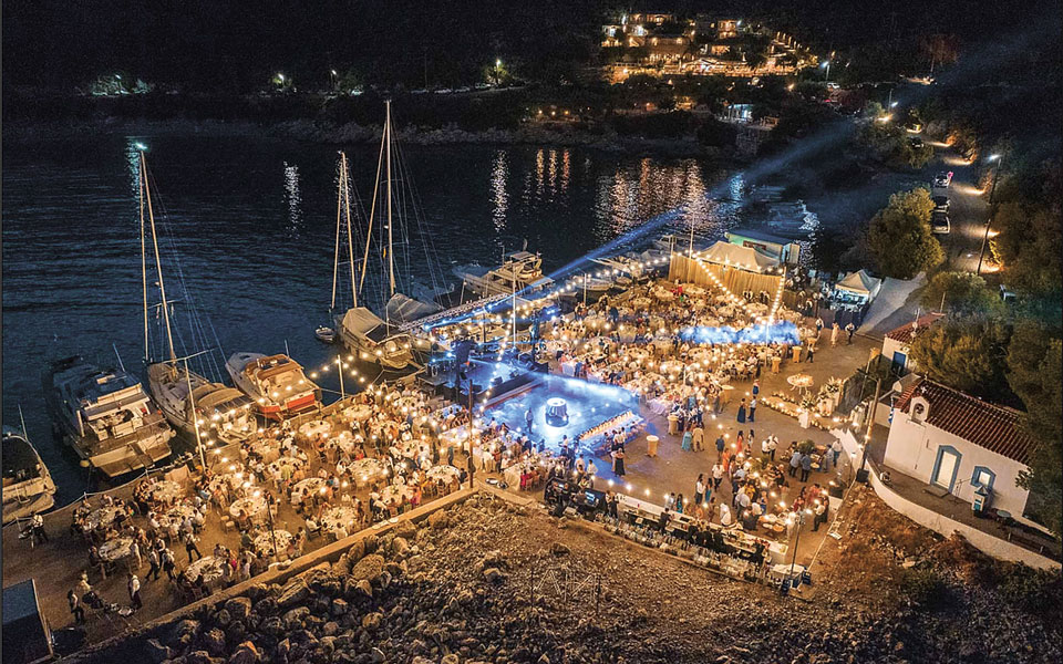 γάμος-10-εκατομμυρίων-με-μασέρ-και-τενίσ-562252141