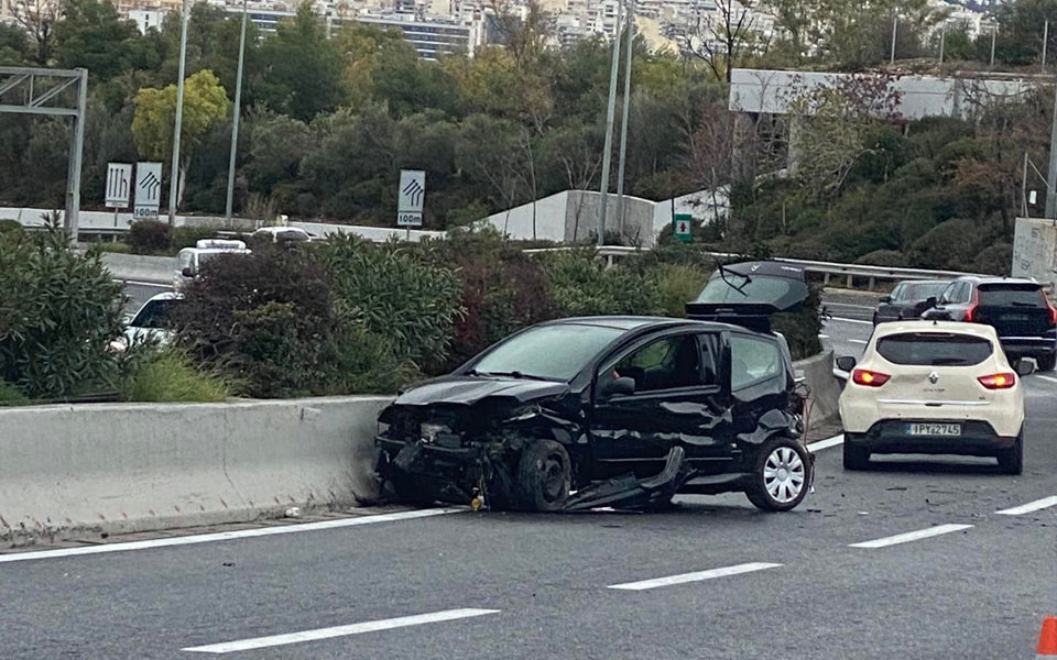 Καραμπόλα 8 οχημάτων στη Λ. Κατεχάκη-3