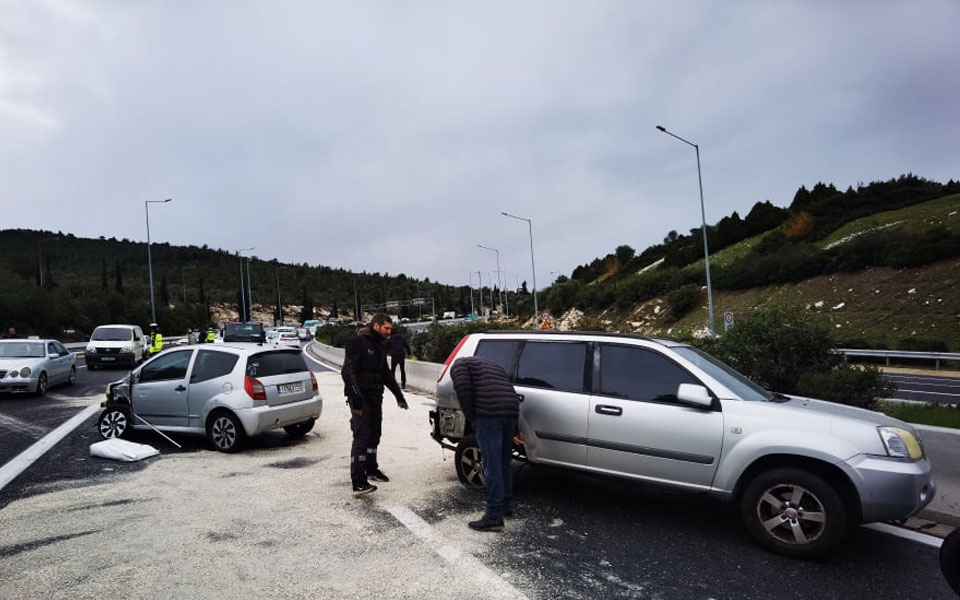 καραμπόλα-8-οχημάτων-στη-λ-κατεχάκη-562221163