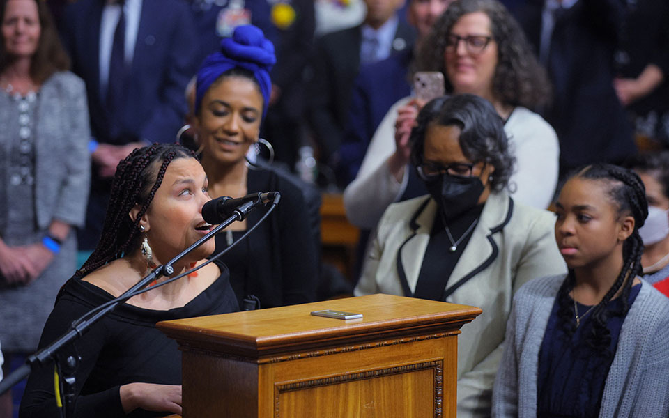 ηπα-αδιέξοδο-στη-βουλή-πάρτι-από-τους-562215736