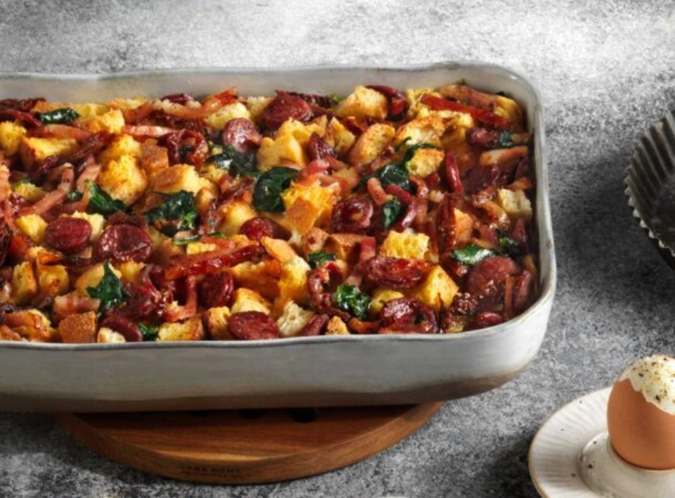 αλμυρή-πουτίγκα-με-λουκάνικα-σπανάκι-562212031