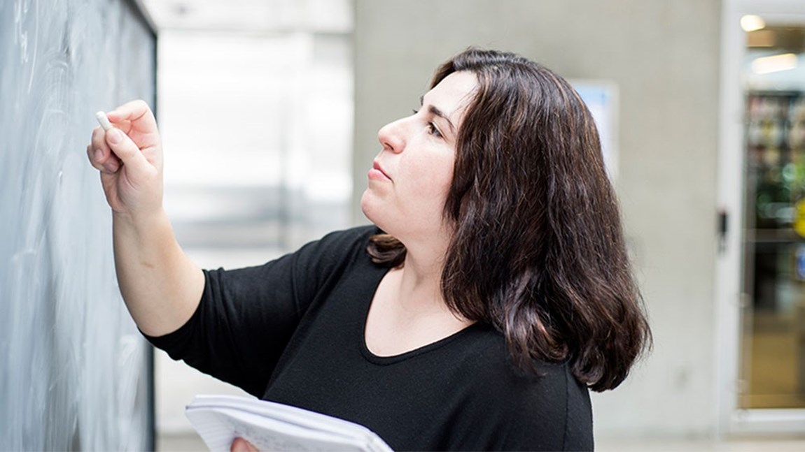 Ασημίνα Αρβανιτάκη: «Οι Έλληνες πρωτοπορούν στις ανακαλύψεις στη Φυσική»-3