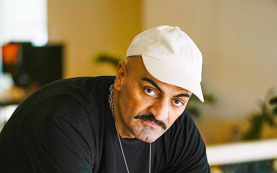 τζιγουάρ-χατζάμπι-στην-κ-πέφτω-και-σ-562230535