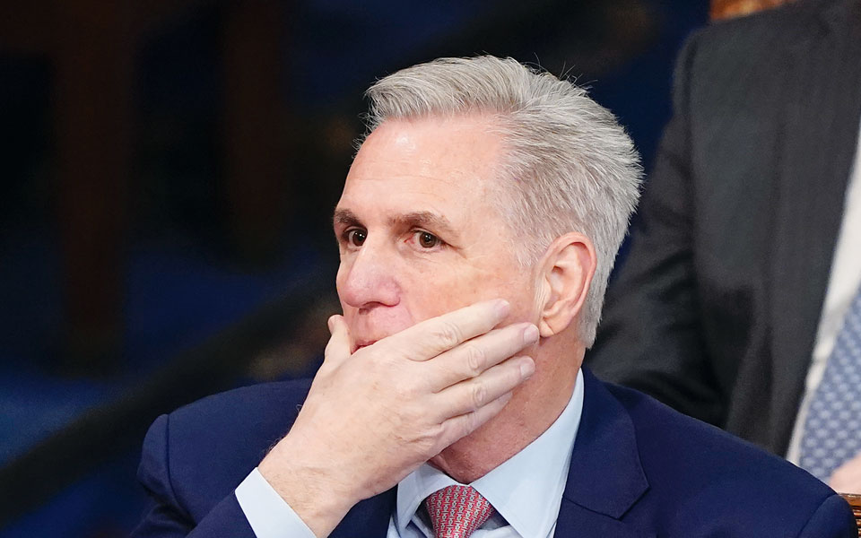 ηπα-αιχμάλωτος-των-ακραίων-ο-μακάρθι-562215061