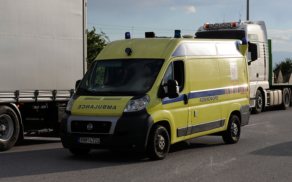 ανατροπή-ιχ-στον-κηφισό-επιχείρηση-562213540