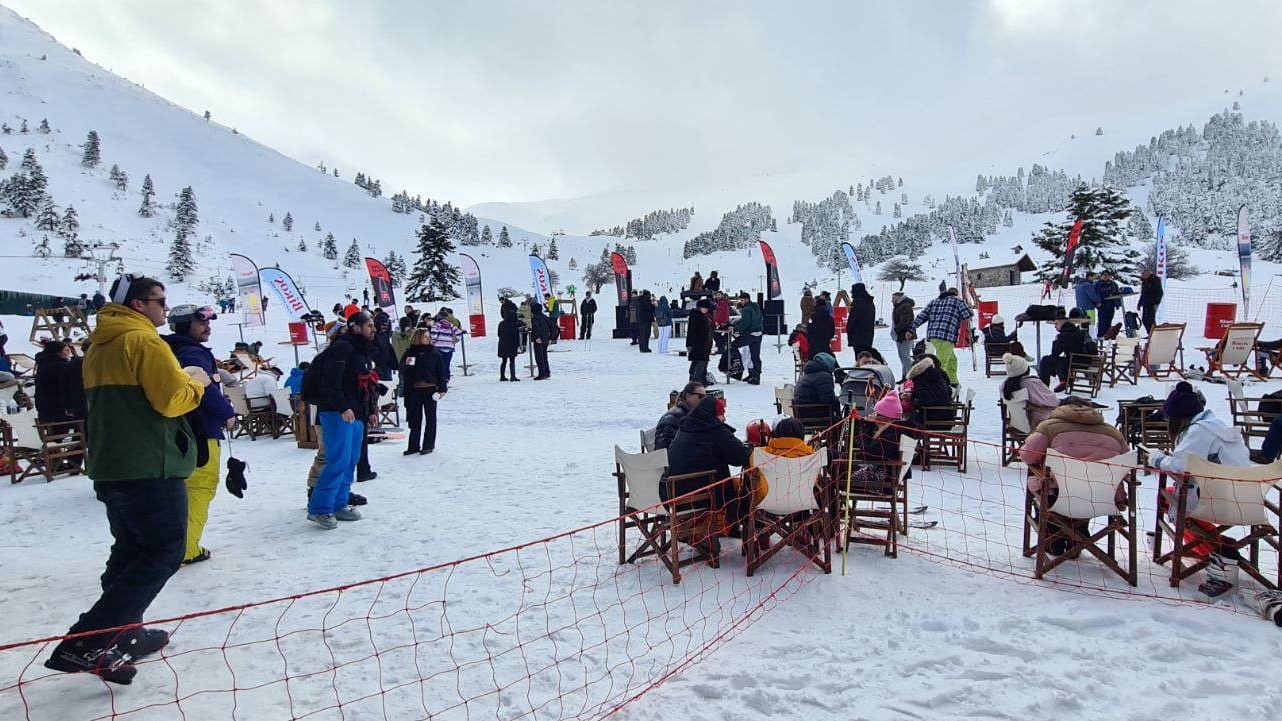 «Άσπρη μέρα» είδαν τα χιονοδρομικά στη βόρεια Ελλάδα (βίντεο)-2