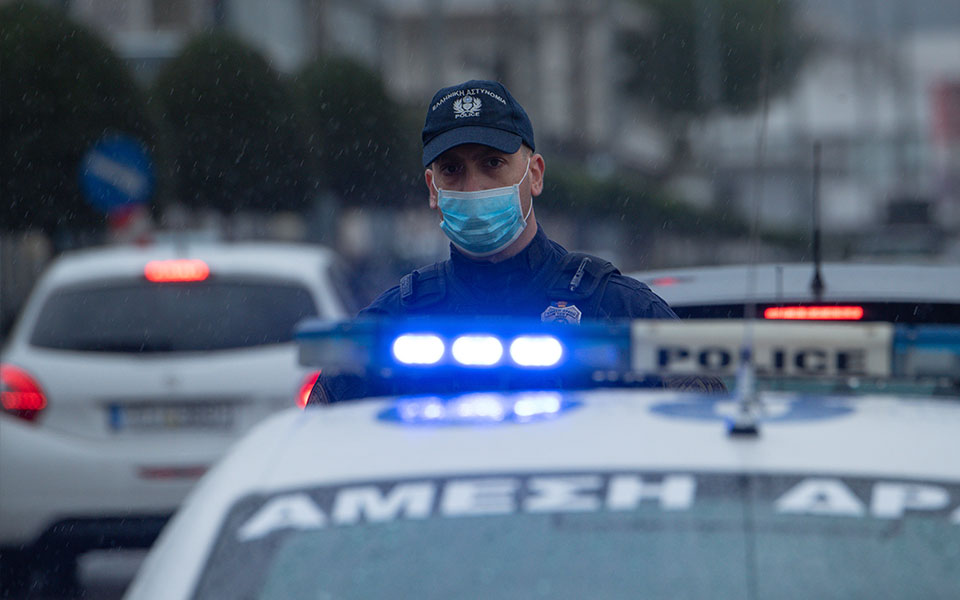 ηράκλειο-τέσσερα-άτομα-αφαίρεσαν-από-562236169