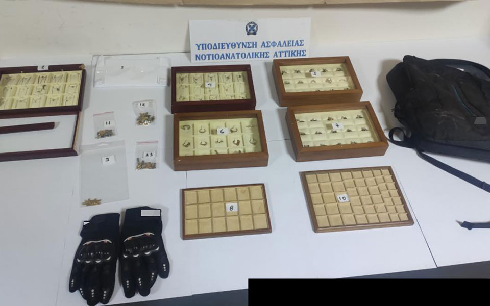 βάρη-σύλληψη-24χρονου-για-ληστεία-σε-κο-562225426