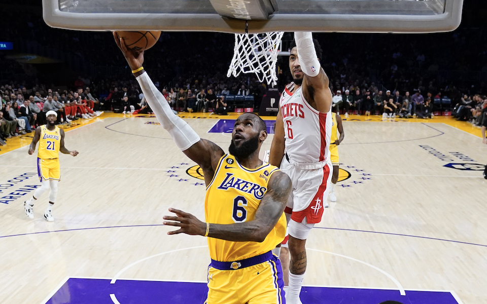 νβα-ο-λεμπρόν-τζέιμς-έγινε-ο-δεύτερος-π-562233064