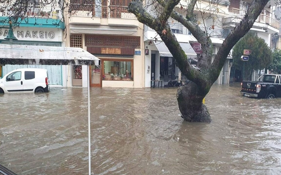 θεσσαλονίκη-μετρούν-τις-πληγές-τους-ο-562244014