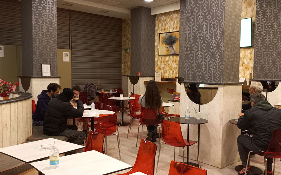 ενα-μεσημέρι-στον-ξενώνα-τοξικοεξαρτ-562233286