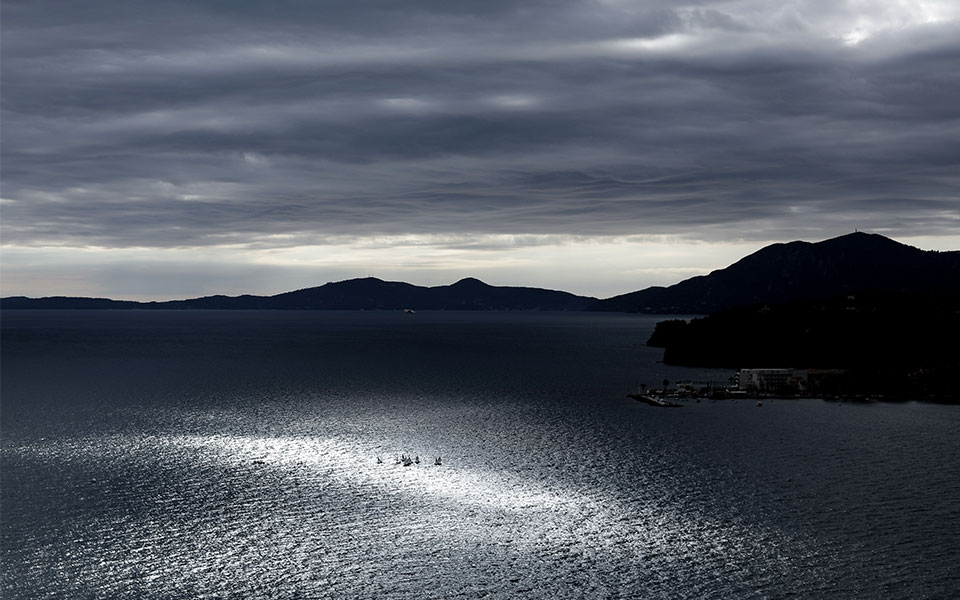 καιρός-νεφώσεις-και-τοπικές-βροχές-πρ-562253095