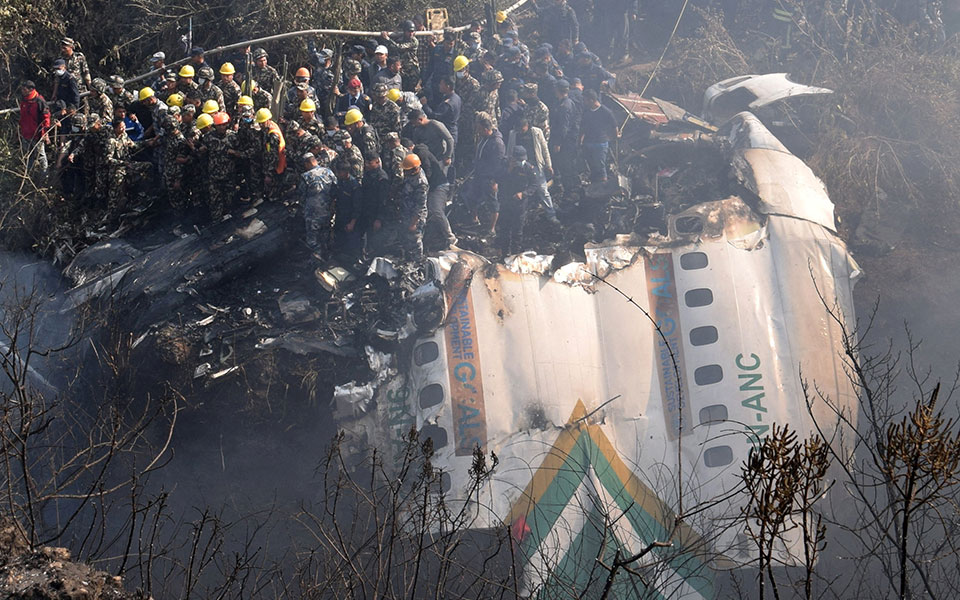 Νεπάλ: Βρέθηκαν τα «μαύρα κουτιά» του αεροσκάφους που συνετρίβη – Στους 68 οι νεκροί (βίντεο)-1