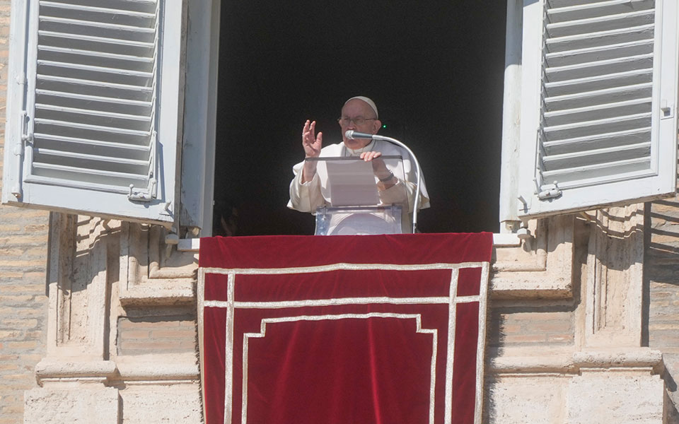 ο-πάπας-ζητεί-από-το-ισραήλ-και-τους-παλ-562252891