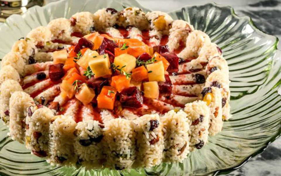 πιλάφι-με-ξηρούς-καρπούς-και-μελωμένε-562254874