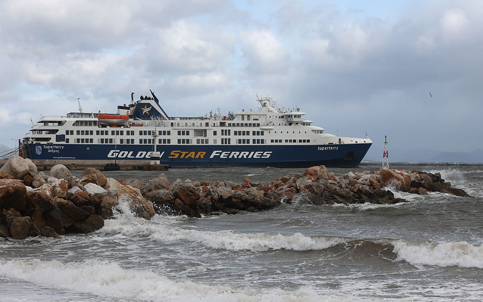 kανονικά-τα-πλοία-από-πειραιά-σε-ισχύ-562235926