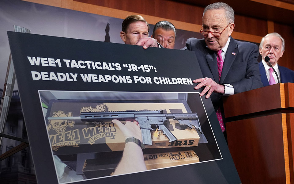 ηπα-οργή-των-δημοκρατικών-για-τουφέκι-562248238