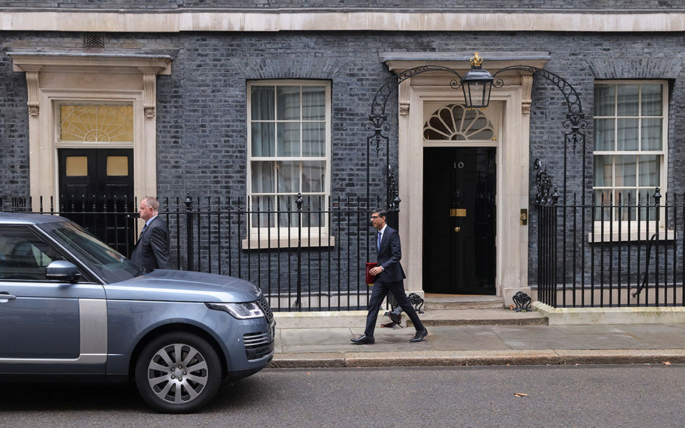 βρετανία-ο-σούνακ-απομάκρυνε-υπουργό-562252753