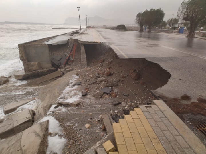 Προβλήματα στη Ρόδο από την κακοκαιρία – Η πρόγνωση για τις επόμενες ώρες-1