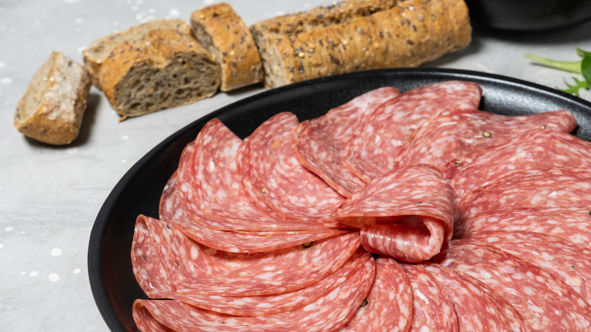 πώς-ξεχωρίζουμε-τα-καλά-σαλάμια-562247251