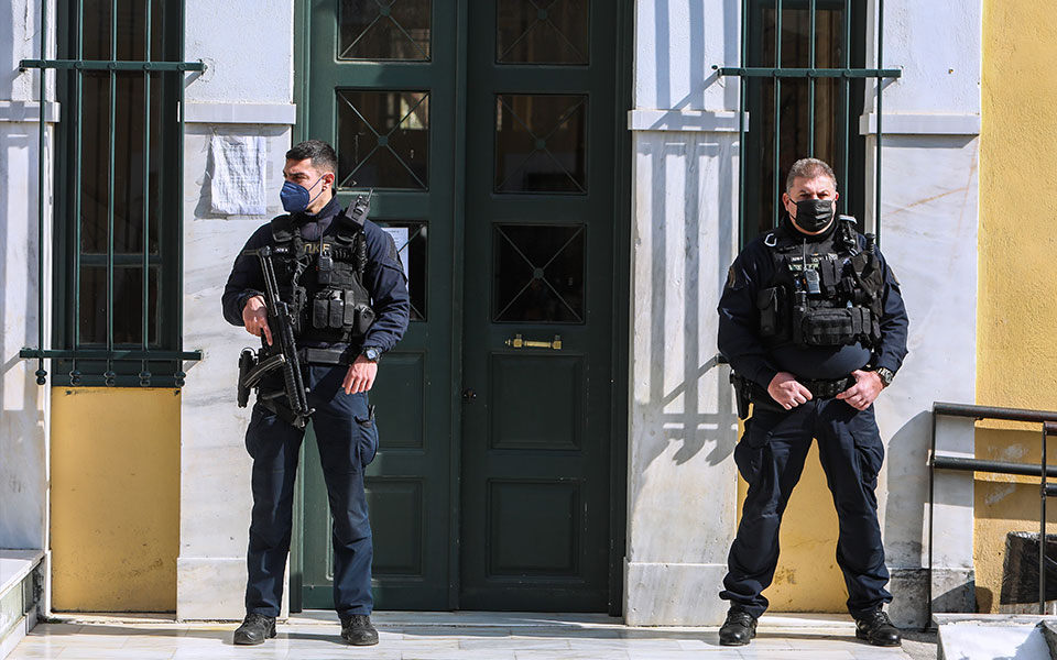 στη-φυλακή-ο-μάξιμος-σαράφης-μετά-τη-562252264