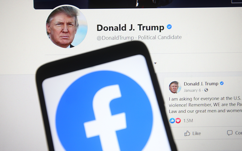 το-facebook-ξεμπλοκάρει-τον-τραμπ-562247314
