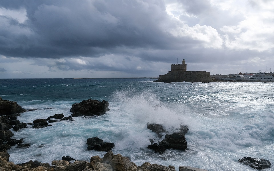 καιρός-παραμένουν-οι-βροχές-σε-μεγάλο-562224622