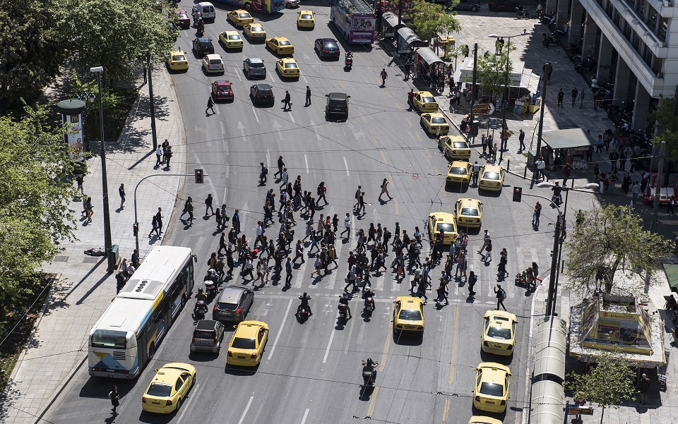 ευρωβαρόμετρο-οι-έλληνες-πιο-ανήσυχο-562224874