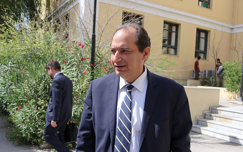 σπίρτζης-έδωσαν-άδεια-στη-χρυσή-αυγή-ν-562252318