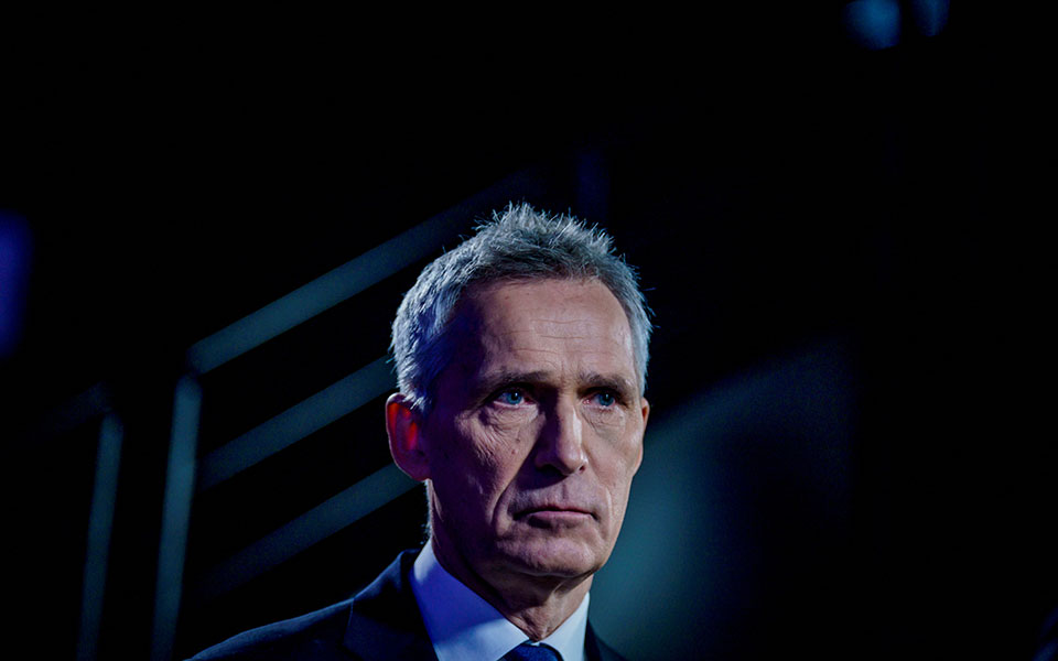 στόλτενμπεργκ-νορβηγός-βουλευτής-το-562216093