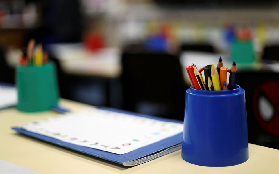 βρετανία-οι-εκπαιδευτικοί-προχωρούν-562230745