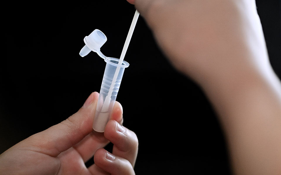 κορωνοϊός-ακριβαίνουν-self-test-rapid-test-και-pcr-η-εγ-562225210
