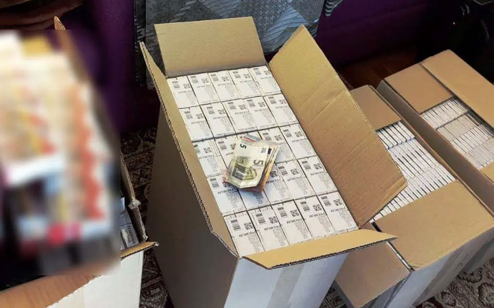 θεσσαλονίκη-χειροπέδες-σε-δύο-γυναίκ-562224943