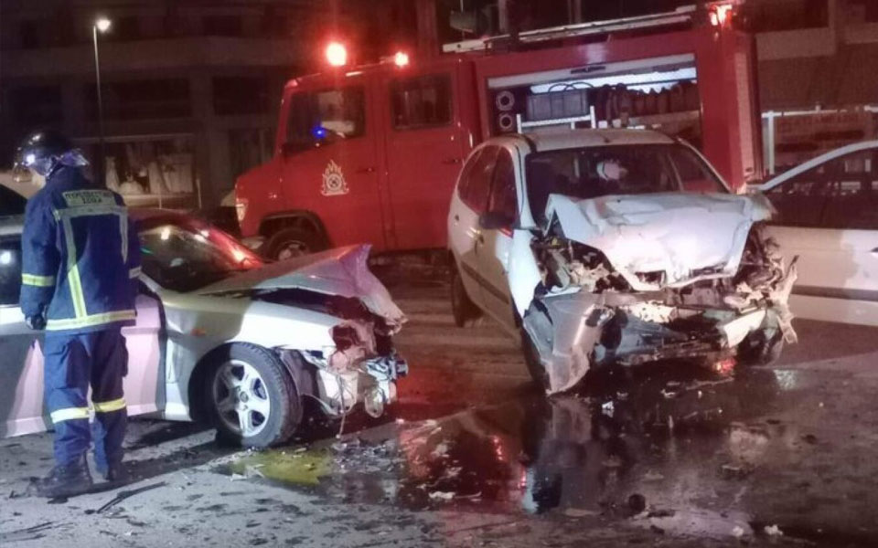 θεσσαλονίκη-τροχαίο-με-τρεις-τραυματ-562253152