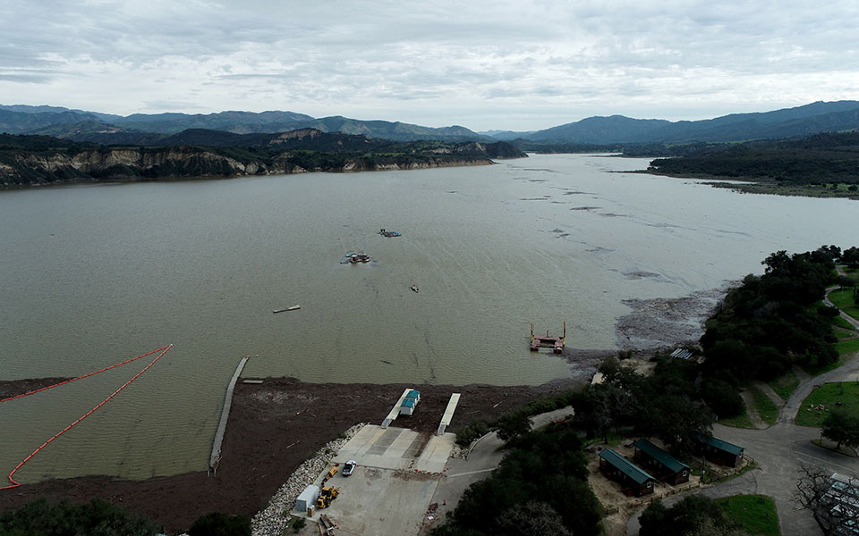 ηπα-το-να-φας-ψάρι-του-γλυκού-νερού-ισο-562232401