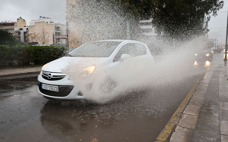σε-επιφυλακή-οι-αρχές-για-το-κύμα-κακοκ-562247878