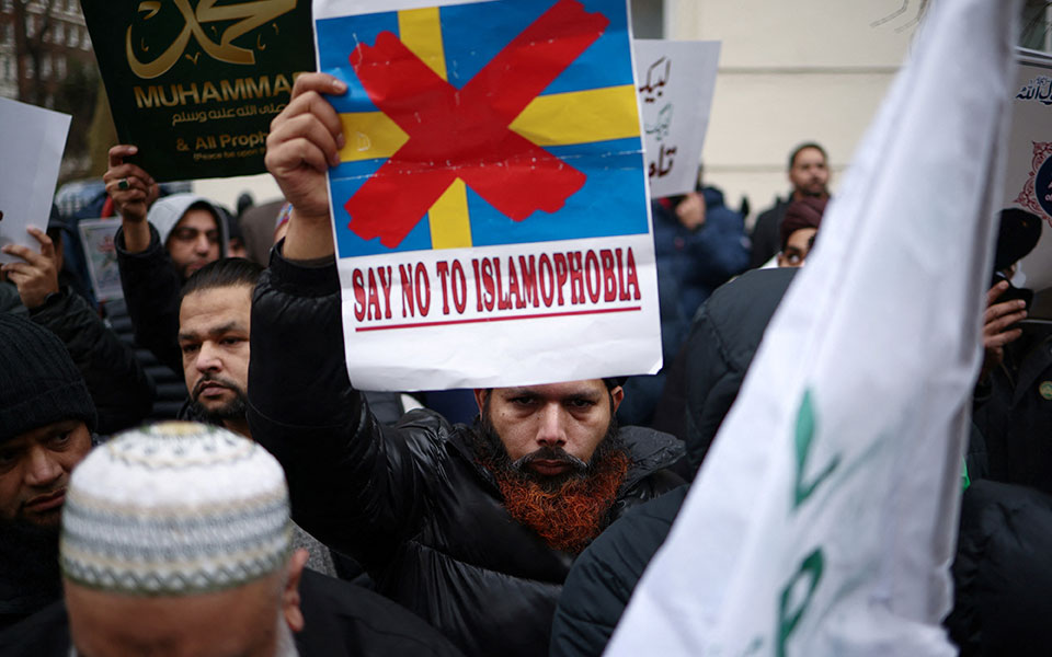 η-σουηδία-καλεί-τους-πολίτες-της-να-απο-562252420