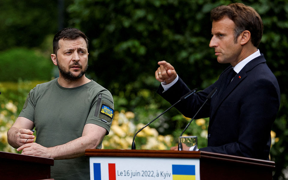 μακρόν-σε-ζελένσκι-η-γαλλία-θα-παραδώσ-562214140