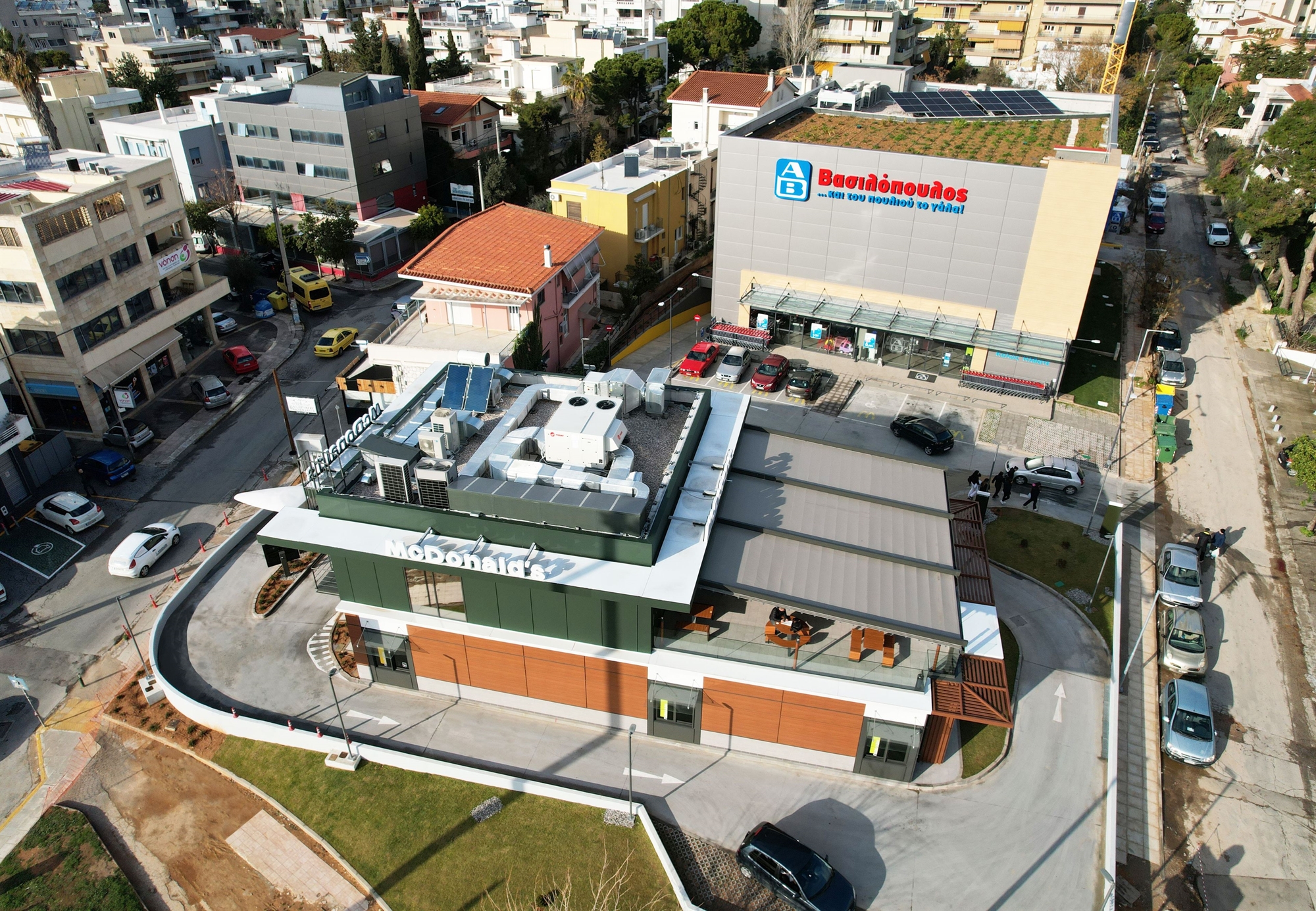 επενδύσεις-150-εκατ-για-4-νέα-εμπορικά-πάρ-562279219