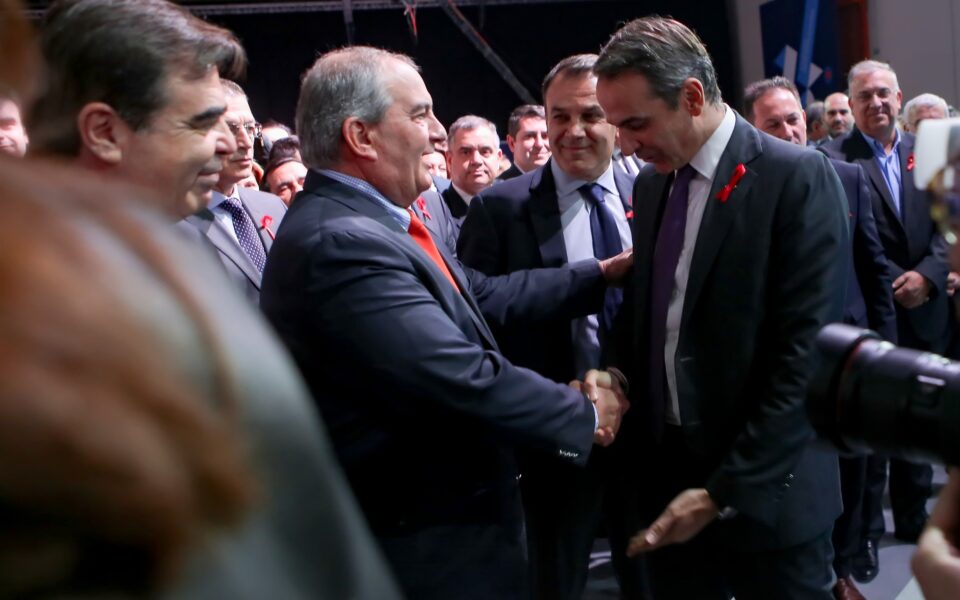 μητσοτάκης-για-καραμανλή-τον-ευχαρισ-562289647