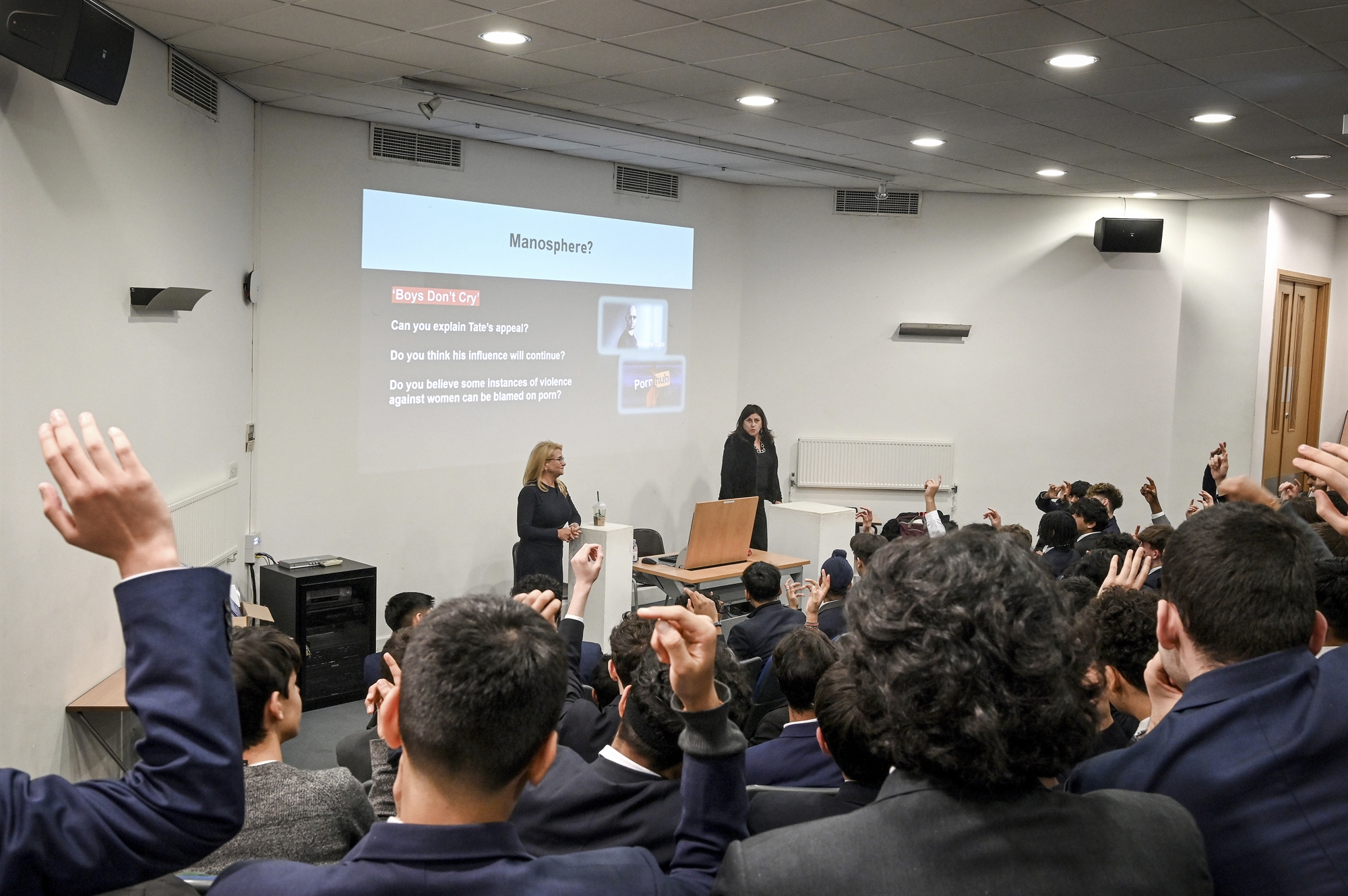 πλύση-εγκεφάλου-νέων-από-τον-άντριου-τ-562288822