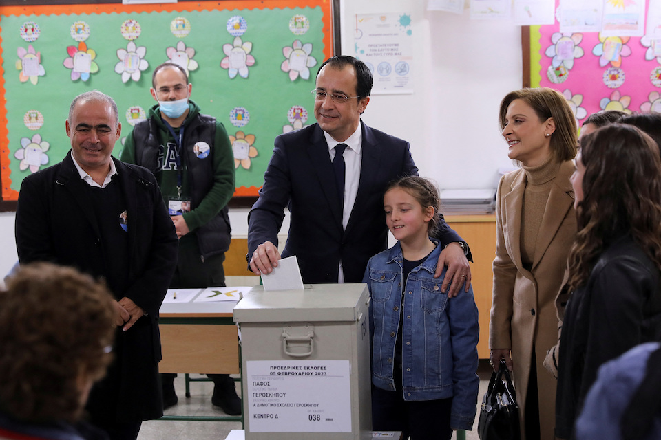 κύπρος-exit-polls-ο-χριστοδουλίδης-στον-β΄-γ-562264048