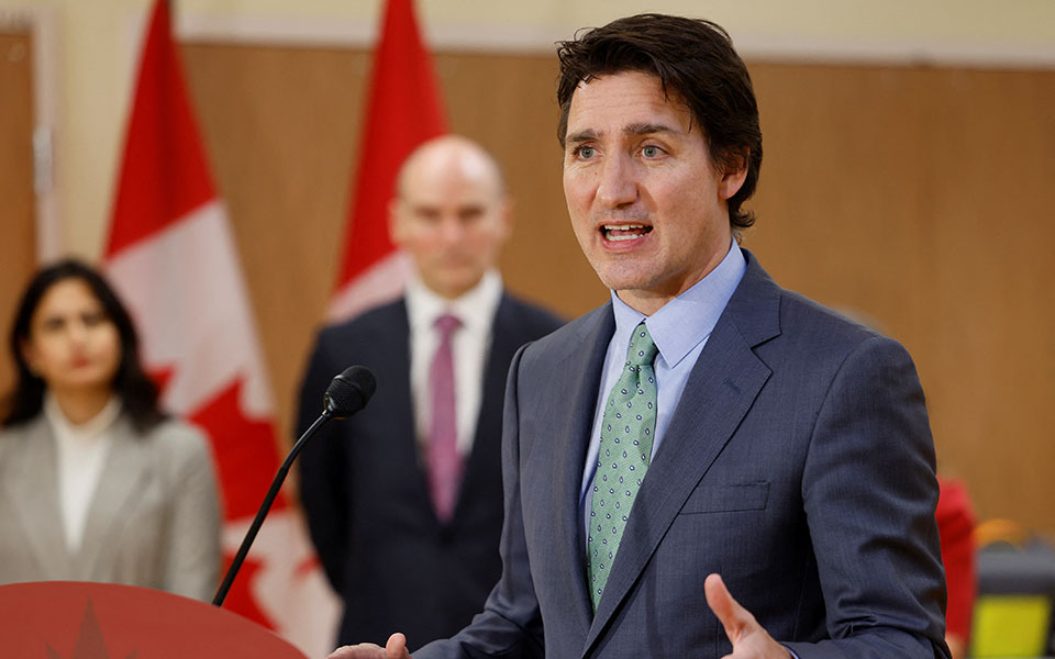 τριντό-καταρρίφθηκε-αντικείμενο-αγ-562275121