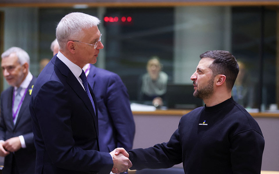 κ-κάρινς-θέμα-χρόνου-η-παροχή-μαχητι-562270924