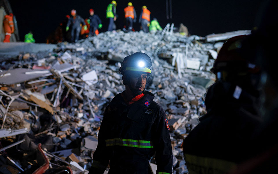 σεισμός-στην-τουρκία-ακαρπες-οι-έρευν-562275142