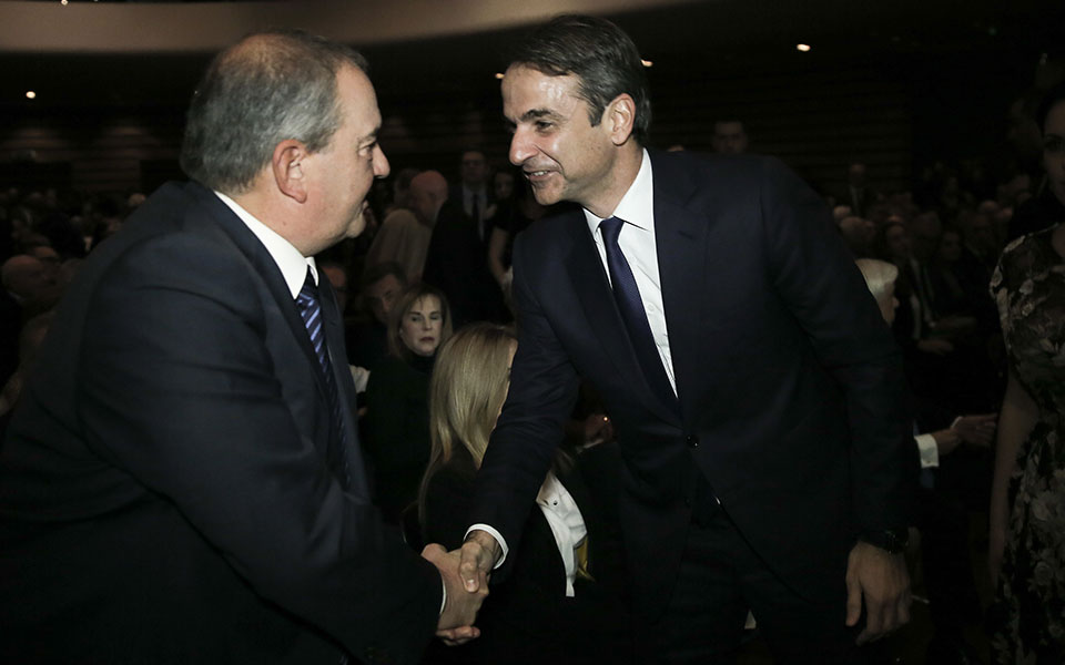 επικοινωνία-μητσοτάκη-καραμανλή-φ-562289656