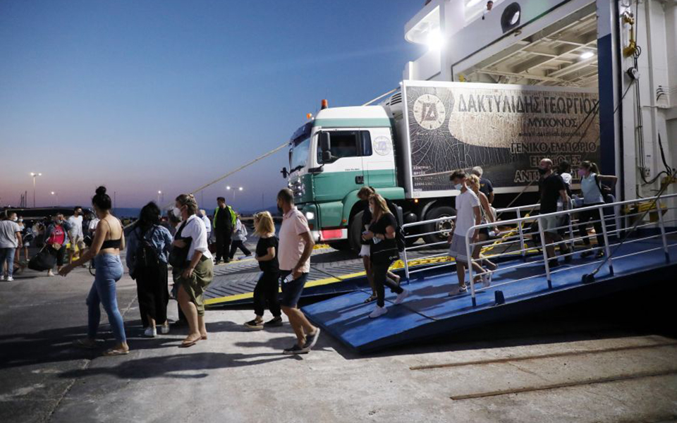 τριήμερο-καθαράς-δευτέρας-αυξημένη-η-562296049