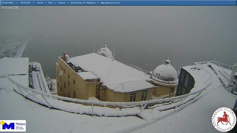 «Το χιόνι έφτασε μέχρι τη θάλασσα» – Έντονες χιονοπτώσεις για ακόμη 48 ώρες σε Στερεά Ελλάδα και Μαγνησία-1